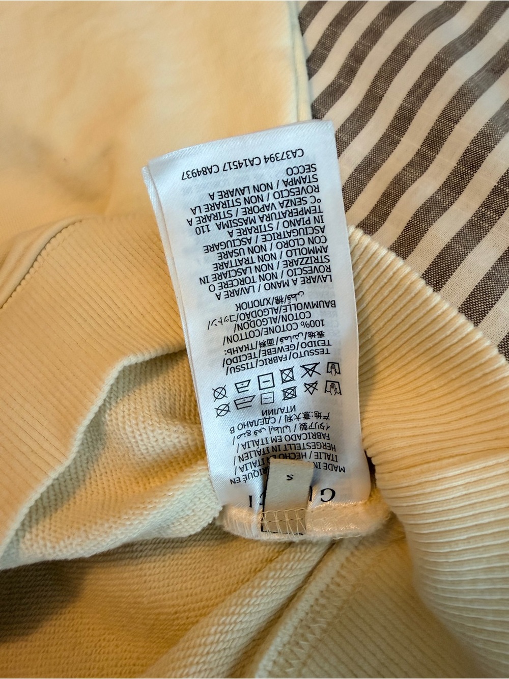 Gucci Cream Crewneck Sweatshirt with Signature Label - Picture 7 of 7